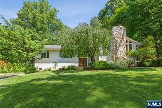 59 Bowers Lane, Closter, NJ 07624