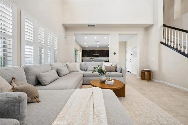 17111 Silk Tree Way, Canyon Country, CA 91387
