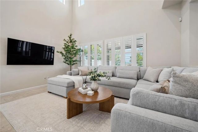 17111 Silk Tree Way, Canyon Country, CA 91387