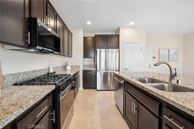 17111 Silk Tree Way, Canyon Country, CA 91387