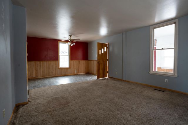 305 Park Street, Reinbeck, IA 50669