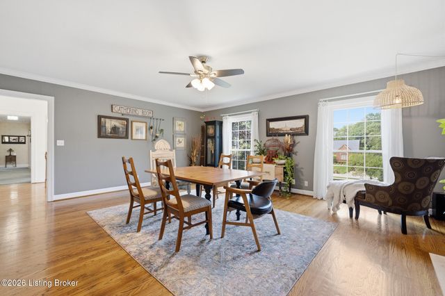 417 Blankenbaker Ln, Louisville, KY 40207