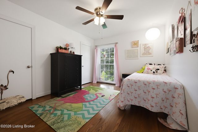417 Blankenbaker Ln, Louisville, KY 40207