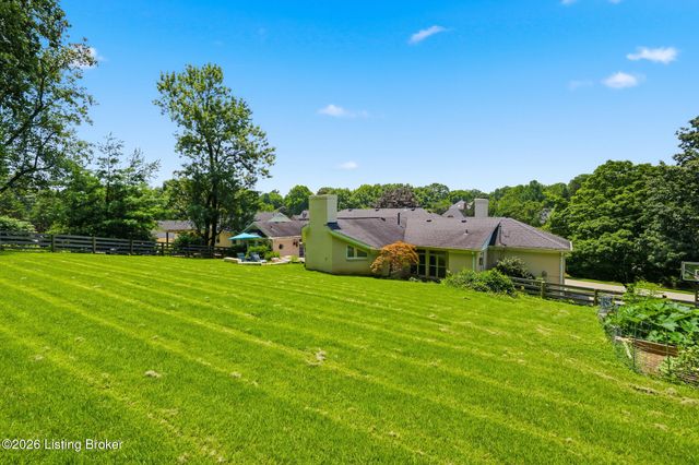 417 Blankenbaker Ln, Louisville, KY 40207