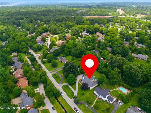 417 Blankenbaker Ln, Louisville, KY 40207