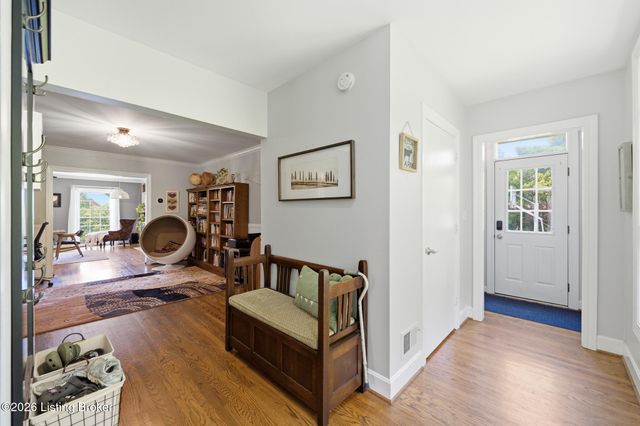 417 Blankenbaker Ln, Louisville, KY 40207