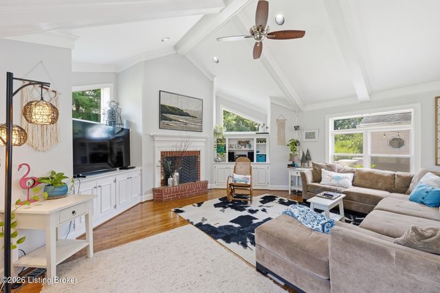417 Blankenbaker Ln, Louisville, KY 40207