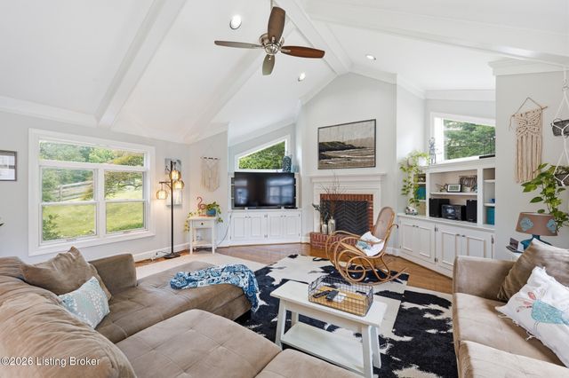 417 Blankenbaker Ln, Louisville, KY 40207