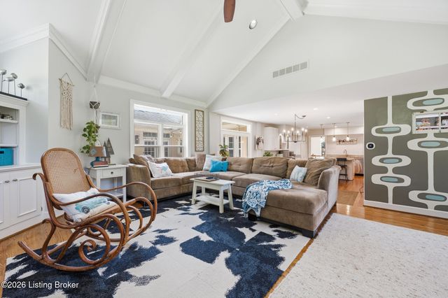 417 Blankenbaker Ln, Louisville, KY 40207