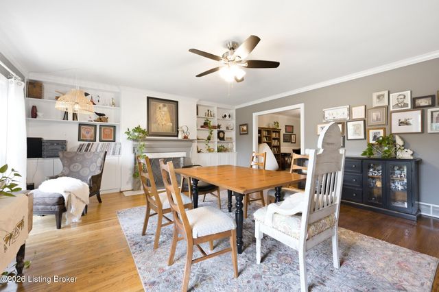 417 Blankenbaker Ln, Louisville, KY 40207