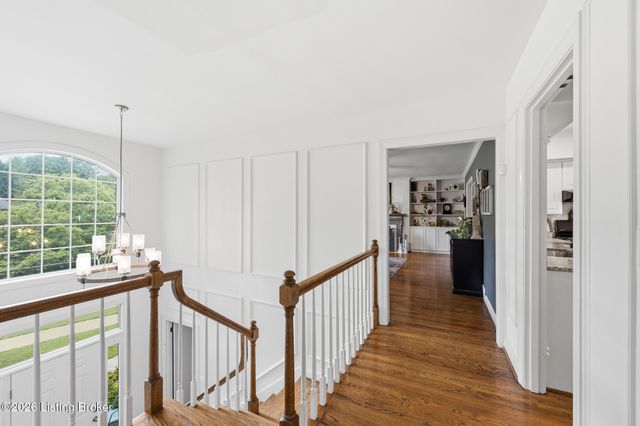 417 Blankenbaker Ln, Louisville, KY 40207