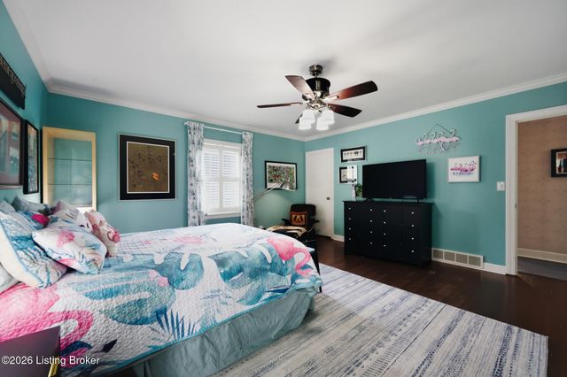 417 Blankenbaker Ln, Louisville, KY 40207