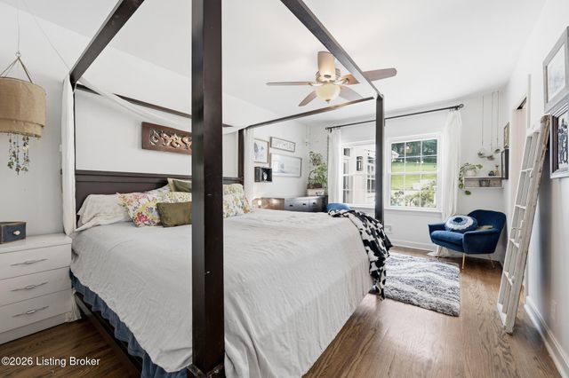 417 Blankenbaker Ln, Louisville, KY 40207