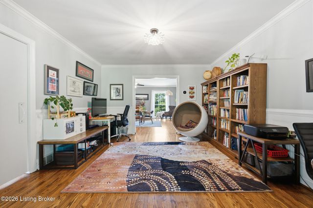 417 Blankenbaker Ln, Louisville, KY 40207