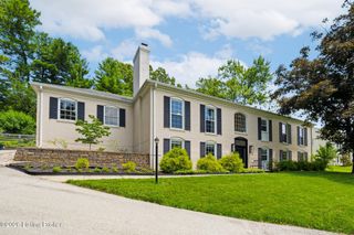 417 Blankenbaker Ln, Louisville, KY 40207