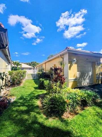 4309 Pine Ridge Ct, Weston, FL 33331