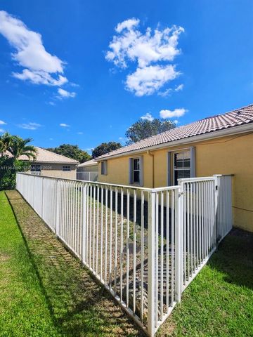 4309 Pine Ridge Ct, Weston, FL 33331