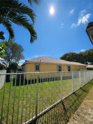 4309 Pine Ridge Ct, Weston, FL 33331