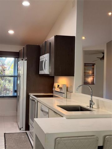 4309 Pine Ridge Ct, Weston, FL 33331