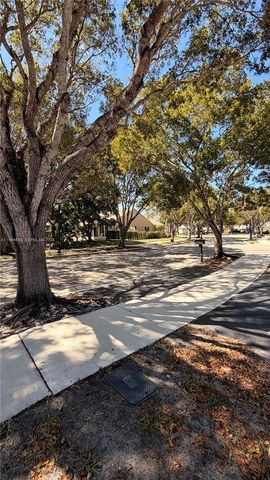 4309 Pine Ridge Ct, Weston, FL 33331