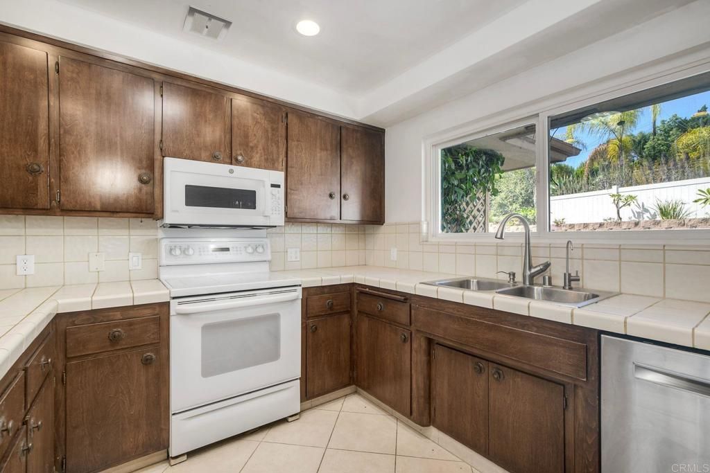 1418 Phillips Street, Vista, CA 92083 — photo 4