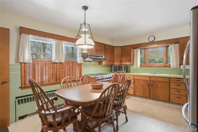 17 Academy Avenue, Sparrowbush, NY 12780