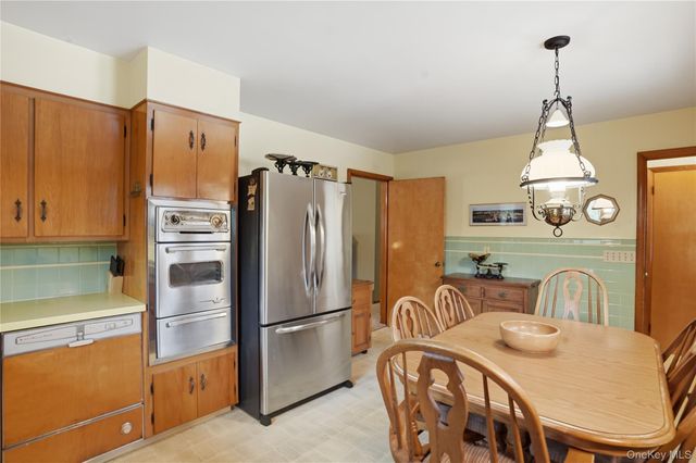 17 Academy Avenue, Sparrowbush, NY 12780