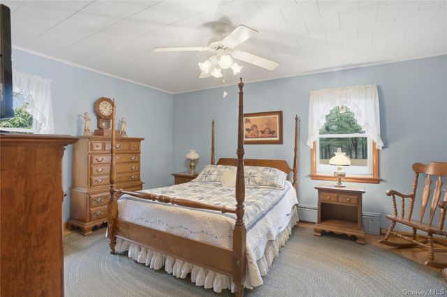 17 Academy Avenue, Sparrowbush, NY 12780