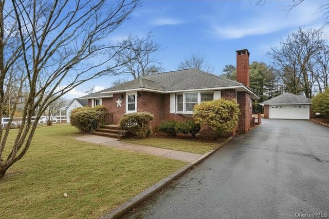 17 Academy Avenue, Sparrowbush, NY 12780