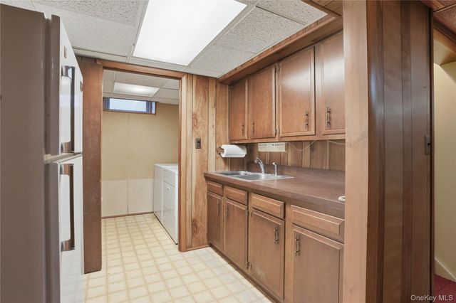 17 Academy Avenue, Sparrowbush, NY 12780