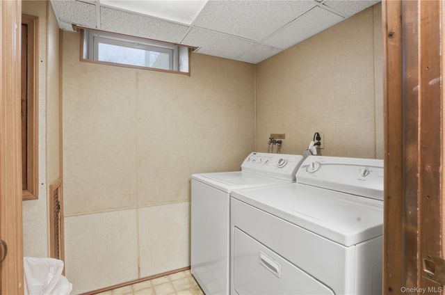 17 Academy Avenue, Sparrowbush, NY 12780