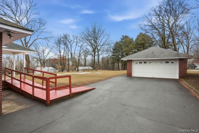 17 Academy Avenue, Sparrowbush, NY 12780