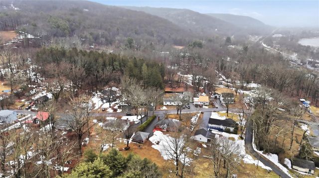 17 Academy Avenue, Sparrowbush, NY 12780