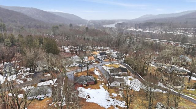 17 Academy Avenue, Sparrowbush, NY 12780