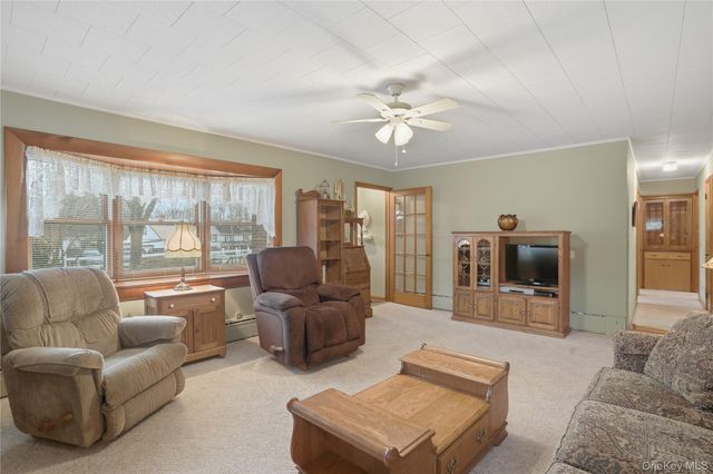 17 Academy Avenue, Sparrowbush, NY 12780