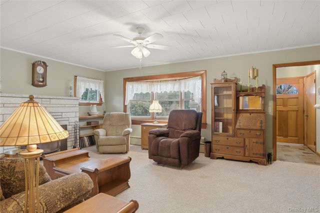 17 Academy Avenue, Sparrowbush, NY 12780