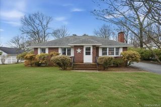 17 Academy Avenue, Sparrowbush, NY 12780