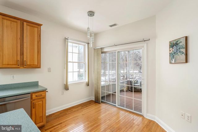 7 SWALLOW DR, Hamilton, NJ 08690