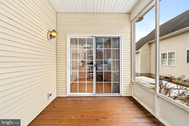 7 SWALLOW DR, Hamilton, NJ 08690