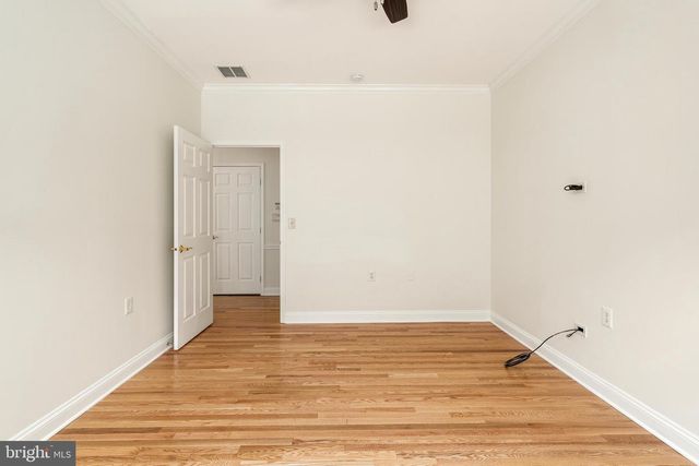 7 SWALLOW DR, Hamilton, NJ 08690