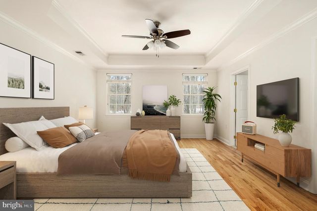 7 SWALLOW DR, Hamilton, NJ 08690