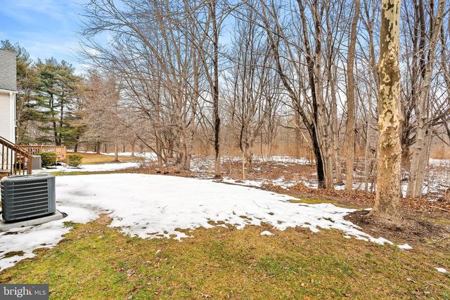 7 SWALLOW DR, Hamilton, NJ 08690