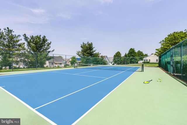 7 SWALLOW DR, Hamilton, NJ 08690