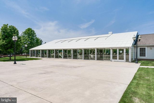 7 SWALLOW DR, Hamilton, NJ 08690