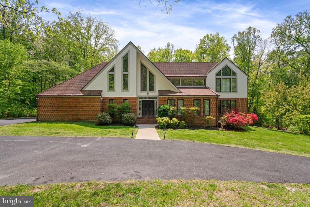 10101 JAYDEE BLVD, Fairfax Station, VA 22039