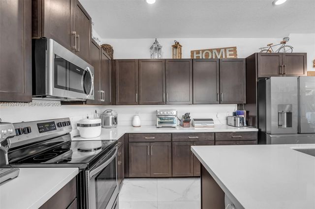 19815 SW 132nd Ct, Miami, FL 33177