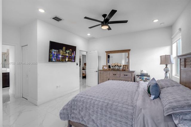 19815 SW 132nd Ct, Miami, FL 33177