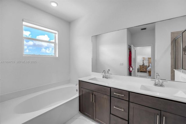 19815 SW 132nd Ct, Miami, FL 33177