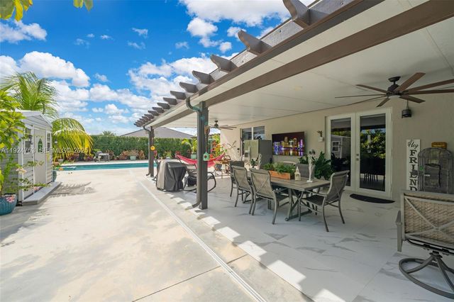 19815 SW 132nd Ct, Miami, FL 33177