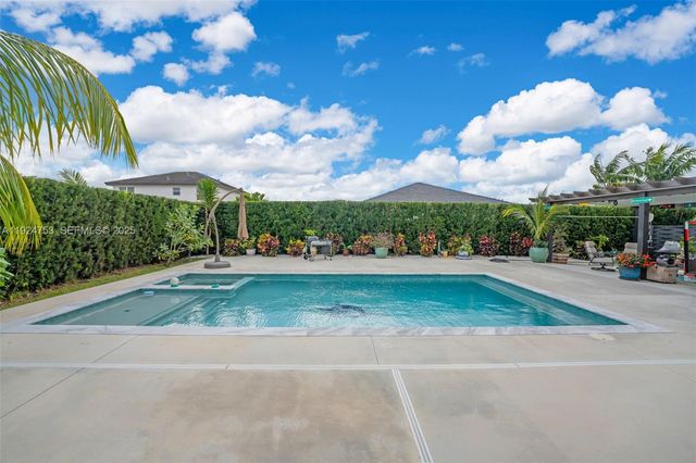 19815 SW 132nd Ct, Miami, FL 33177